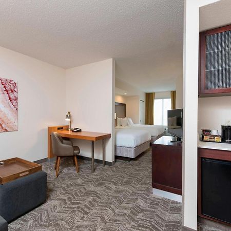 Springhill Suites Grand Rapids North Екстер'єр фото