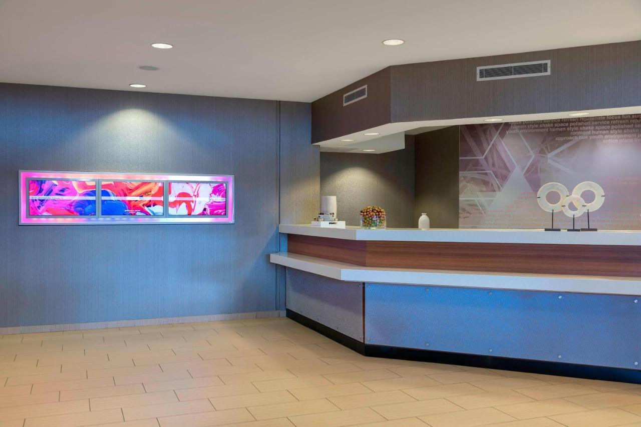 Springhill Suites Grand Rapids North Екстер'єр фото
