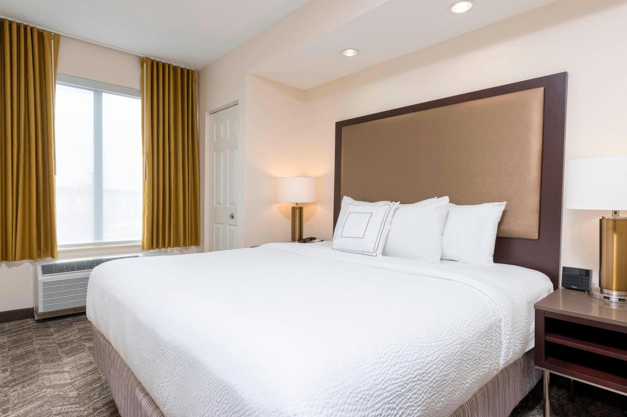 Springhill Suites Grand Rapids North Екстер'єр фото