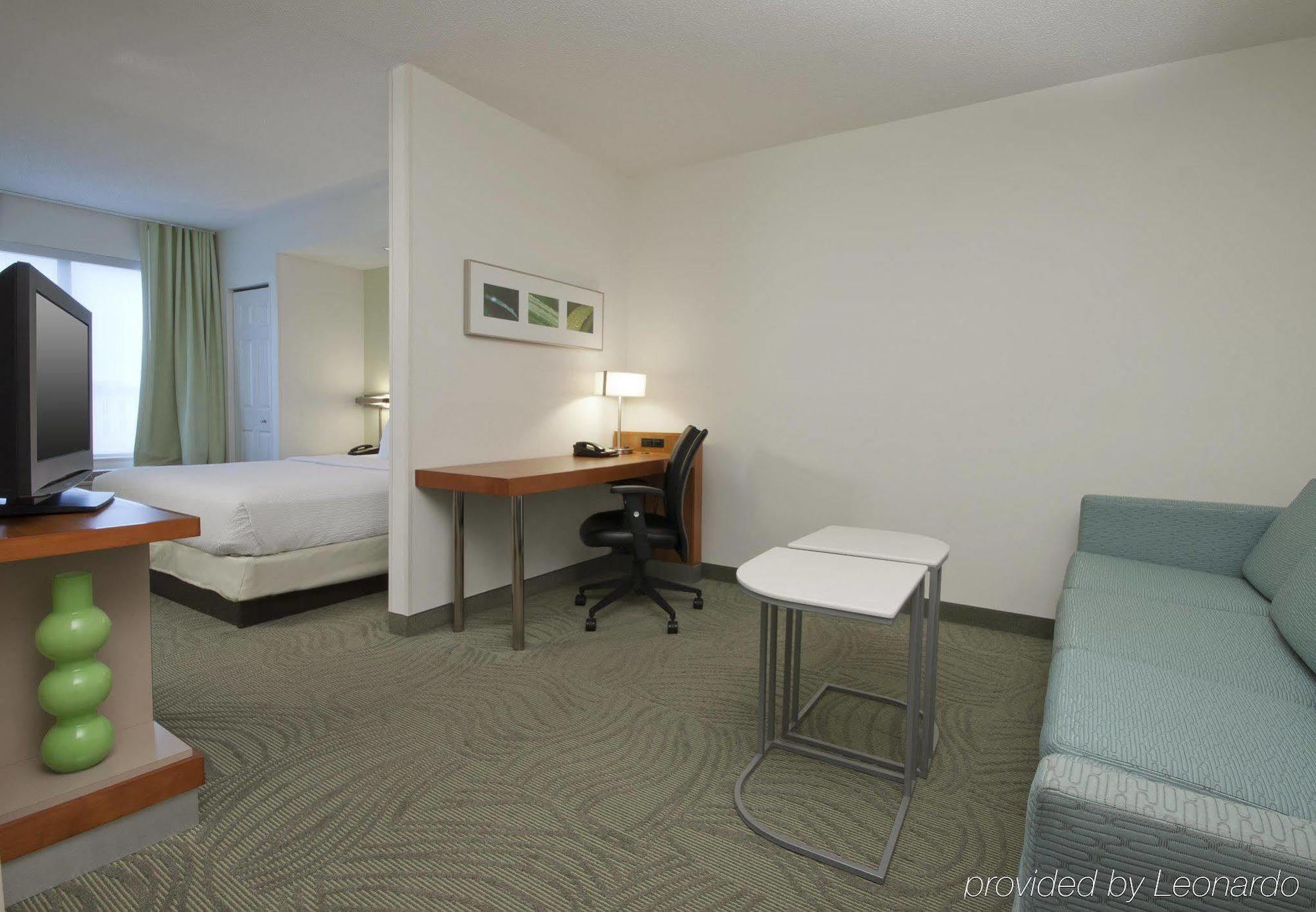 Springhill Suites Grand Rapids North Екстер'єр фото