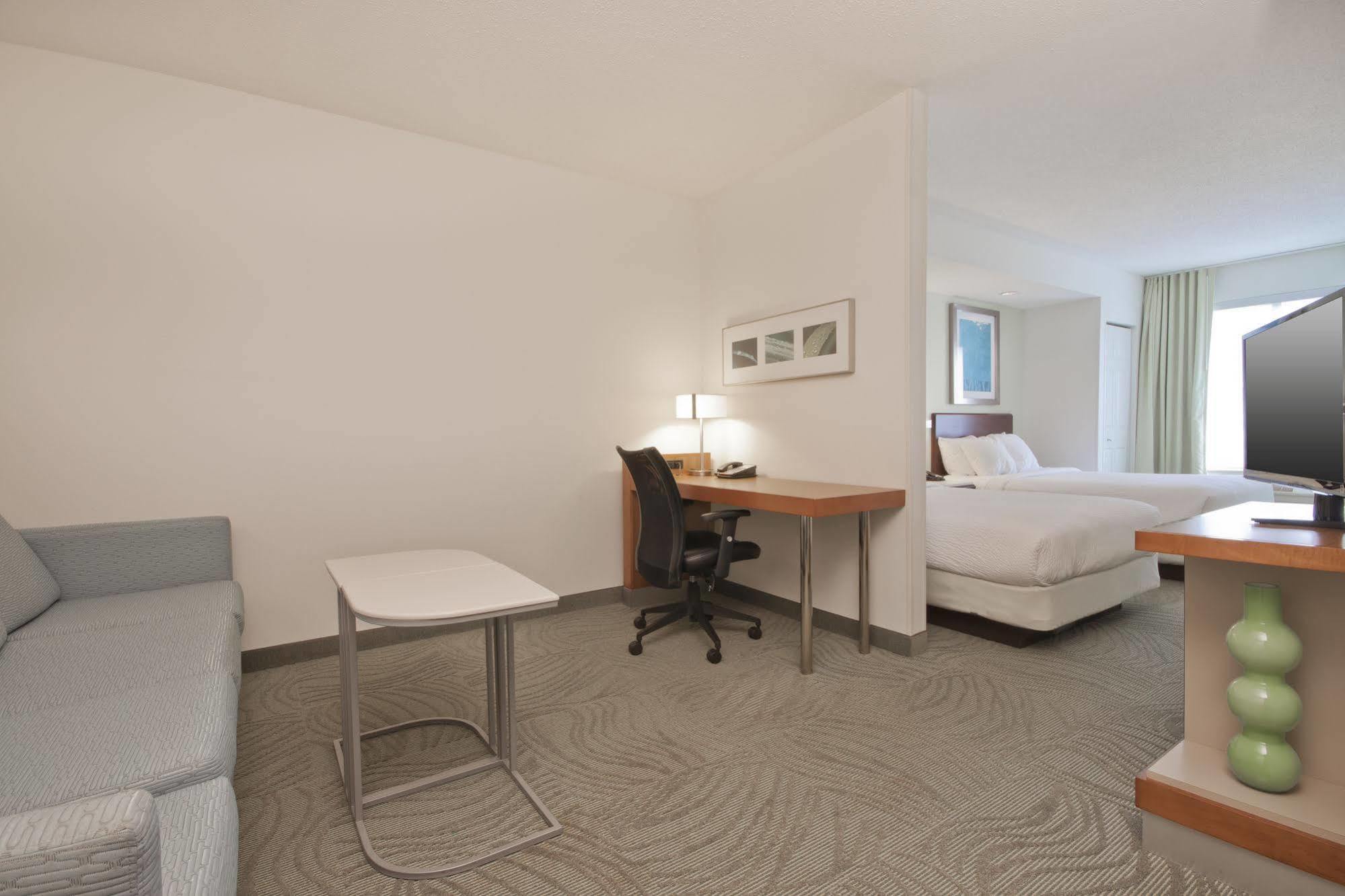 Springhill Suites Grand Rapids North Екстер'єр фото