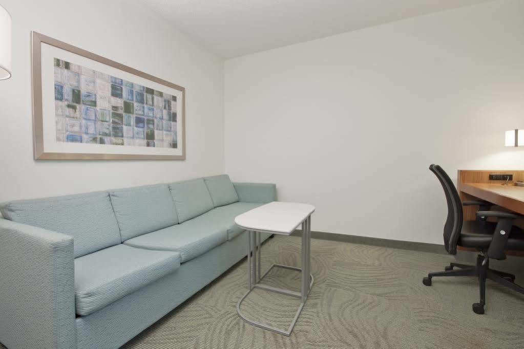 Springhill Suites Grand Rapids North Екстер'єр фото