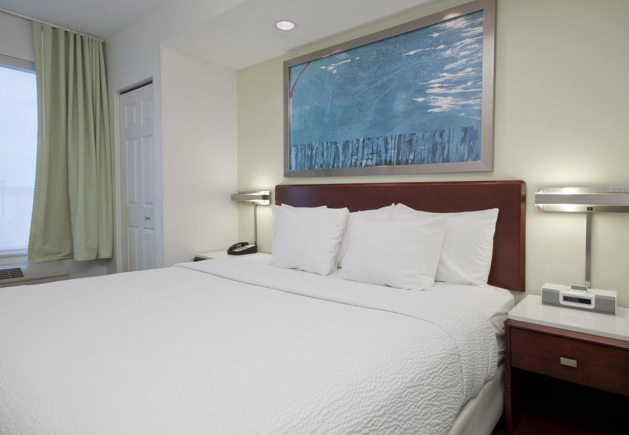Springhill Suites Grand Rapids North Екстер'єр фото